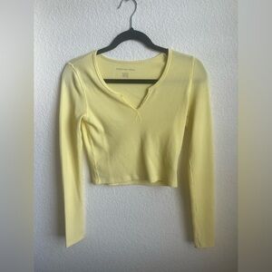 American Eagle cropped long sleeve yellow top